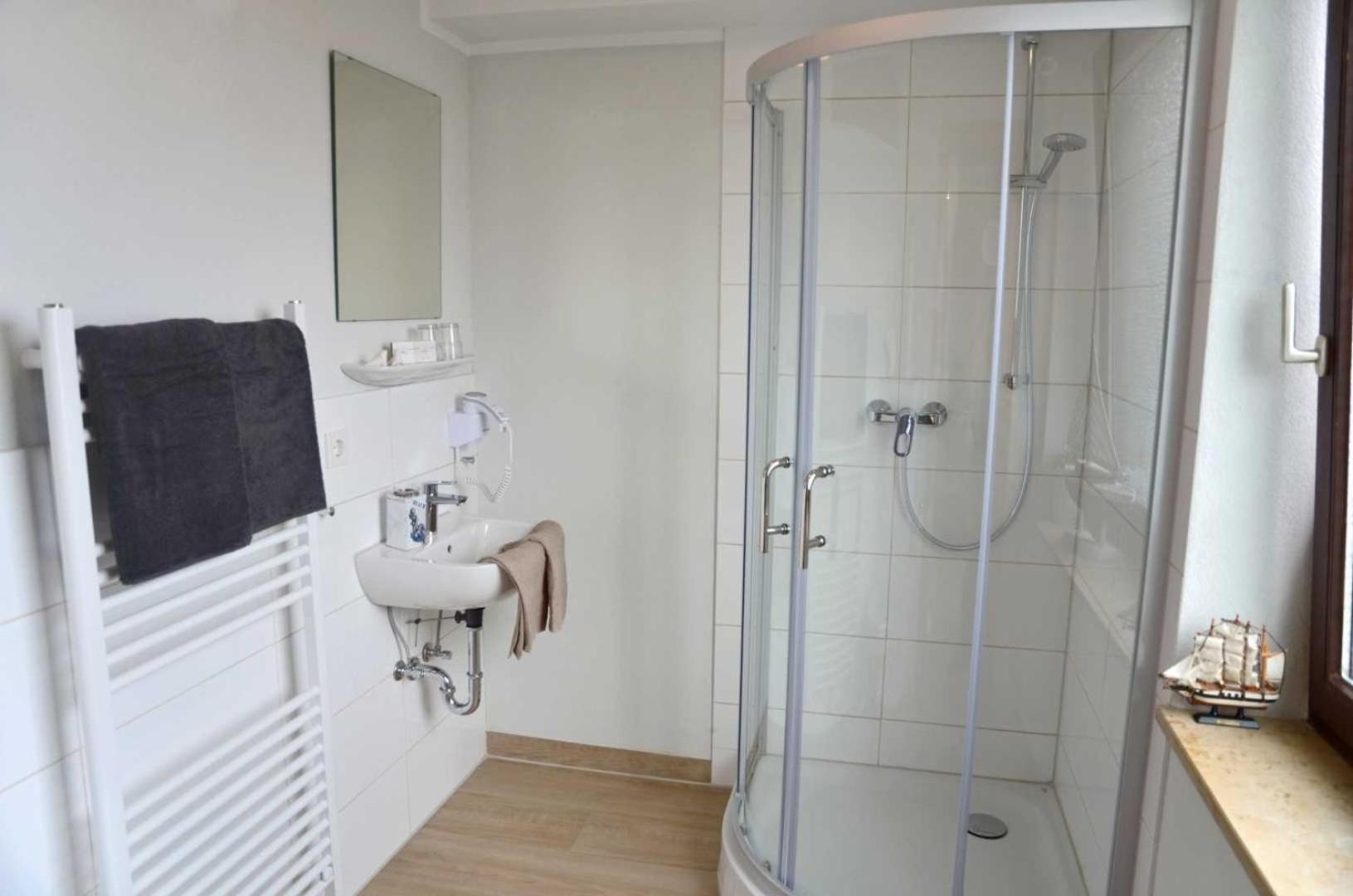 Hotel Zur Seerobbe كوكسهافن المظهر الخارجي الصورة